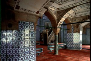 Indvendig udsigt over Rustem Pasha-moskeen (1560-1564) af Mimar Sinan