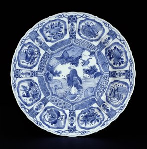 Blåt og hvidt kraakfad malet med Li Tieguai, der krydser havet på en dobbelt græskar, Wanli-periode, 1594-1610 (porcelæn)