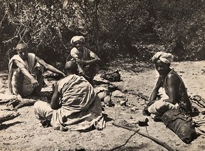 Opbygning af et imperium i den fascistiske tidsalder: en gruppe nomader hviler, 09/05/1936 (s/h foto) af Modestino Baldinetti