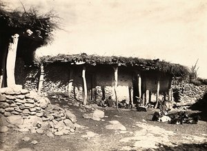 Opbygning af et imperium i den fascistiske tidsalder: et abessinisk hus i Edmò, 09/05/1936 (s/h foto) af Modestino Baldinetti