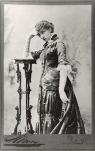 Portræt af Sarah Bernhardt (1844-1923) taget i USA (s/h foto) af Napoleon Sarony