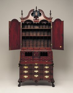 Skrivebord og reol, ca. 1770-76 (mahogni, sydlig gul fyr, østlig hvid fyr, gul poppel og messing) af Nathaniel Gould
