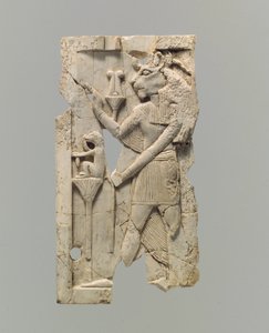 Møbelplade udskåret i relief med løvehovedet figur, ca. 8.–7. århundrede f.v.t. (elfenben) af Neo Assyrian