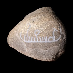 Svensk neolitisk graffiti, der repræsenterer et skib. Stockholms historiske museum ruskind