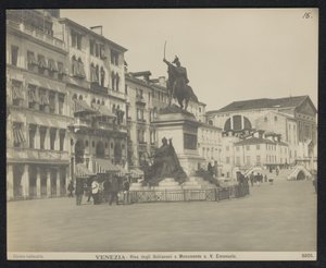 Riva degli Schiavoni te Venetië, med en ruiter standbillede af Victor Emmanuel II fra Italien Venedig - Riva degli Schiavoni og monument til. V. Emanuele (titel på objekt) af Neue Photographische Gesellschaft
