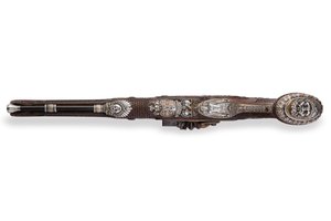 En af et par sølvmonterede riflede flintlåspistoler, Versailles, 1825