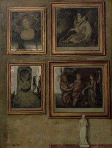 Interiør med malerier og en figur af Niels Holsoe
