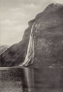 De syv søstre (vandfald) Geiranger (s/h foto) af Norwegian Photographer