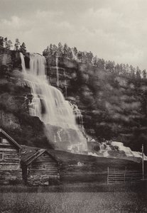Tvindefos (s/h foto) af Norwegian Photographer