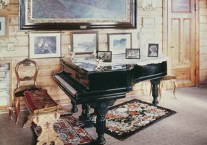 Interiør i stuen i Edvard Griegs hus (1843-1907)