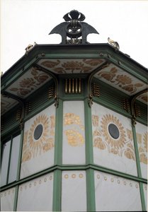Art Nouveau: udsigt over pavillonen på Karlsplatz metrostation (nu café) lavet af arkitekt Otto Wagner (1841-1918) (Wiensk løsrivelse) 1894-1899 Wien, Østrig