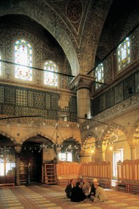 Arkitektur, osmannisk kunst: Interiør af Den Blå Moske eller Sultanahmet Camii bygget af Mehmet Aga (1609-1616). Tyrkiet, Istanbul. af Ottoman School