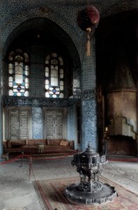 Arkitektur, osmannisk kunst: Topkapi-paladset (Topkapi Saray) hoved- og officielle byresidens for den osmanniske sultan fra 1465 til 1853. Palads bygget mellem 1475-1478. Tyrkiet, Istanbul. af Ottoman School