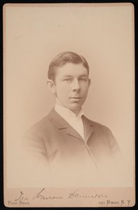 Portræt af Ira Warren Dennison, mellem 1891 og 1893. af Pach Bros