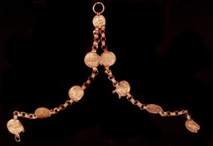 Paleokristen kunst: guld halskæde. Fra Iran. Paris, Louvre-museet