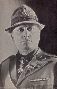 Album "Duce": Benito Mussolini i uniform Militia (s/h foto) af Pandimiglio Pandimiglio