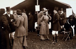 Portræt af den romerske adel hvilende under en rævejagt ved Casal Brunori, nær Rom, 01/02/1915 (s/h foto) af Paolo Lucchesi
