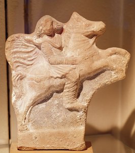 Statue af parthisk rytter (terracotta)