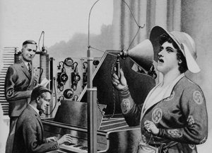 Nellie Melba optræder i radioen (litografi)