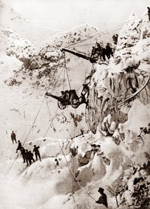 Opstilling af et italiensk artilleri på en bjergtop, ca. 1914-1918 (s/h-foto) af Patrice Cartier