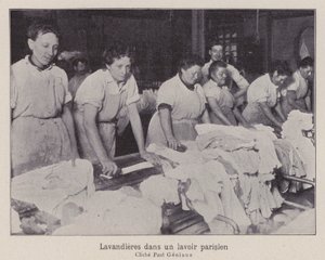 Vaskekvinder i et vaskeri i Paris (s/h foto) af Paul Géniaux