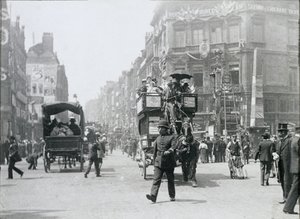 Ludgate Circus, London, forberedt til dronningens jubilæum, 1897 af Paul Martin