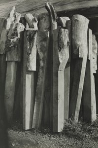 Totems, Gammelt Skibsværft, Rye af Paul Nash