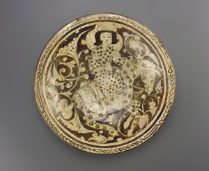 Dish, Kashan-regionen, Iran, Saljuq-dynastiet, slutningen af det 12.-begyndelsen af det 13. århundrede (keramik)