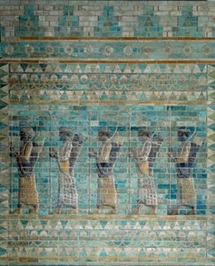 Bueskytternes frise, fra paladset til Darius I, konge af Persien, i Susa (6. århundrede f.Kr.). E-mailet mursten relief bund. 510 f.Kr. Paris, Louvre-museet. af Persian School
