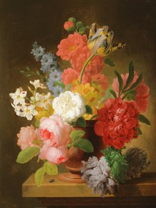 Stilleben af blomster i en marmorurne