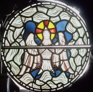 Helligånden, detalje fra skabelsesvinduet, 1861 farvede glasdetalje af 120153 af Philip Webb