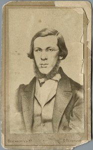 Nikolay Alexandrovich Dobrolyubov 1836-1861, mellem 1865 og 1900 af Photo studio Wesenberg