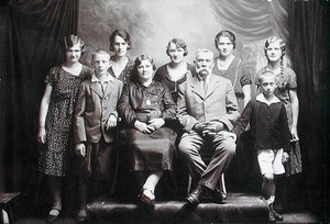 Familie med mange børn, begyndelsen af det tyvende århundrede (foto)
