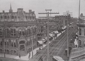 Dundas Street, Looking East, London, Ontario (s/h-billede) af Photographer Canadian