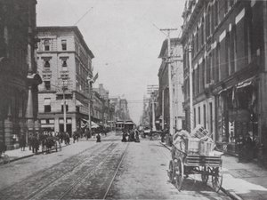 Looking Up Yonge Street, Corner of King, Toronto (s/h-billede) af Photographer Canadian