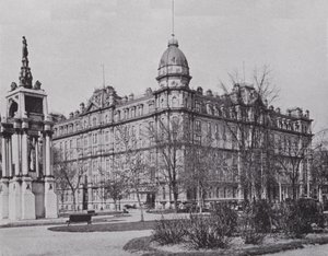 Windsor Hotel og Sir John A Macdonald Monument, Montreal (s/h-billede) af Photographer Canadian