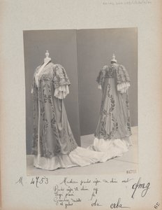 Albumside: House of Worth, Coat af Photographer French