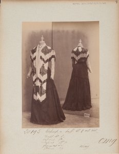 Albumside: House of Worth, Shoulder Cape af Photographer French