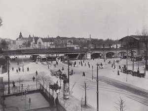 Charlottenburg, Hardenbergstrasse, Bahnhof Zoologischer Garten (s/h-billede) af Photographer German