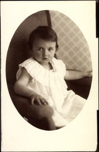 Passepartout Ak Prinsesse Hilda af Bayern som lille pige (s/h-billede) af Photographer German