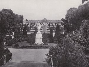 Potsdam, Monument Frederick den store og udsigt over Sanssouci Castle (B/W -foto) af Photographer German