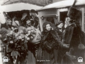 Stillbillede fra filmen "The Scarlet Empress" med Marlene Dietrich af Photographer German