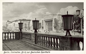 Udsigt over Deutsche Sporthalle, Stalinallee, Østberlin, c1950