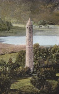 Irland: Ancient Round Tower, Glendalough, County Wicklow (farvet foto) af Photographer Irish