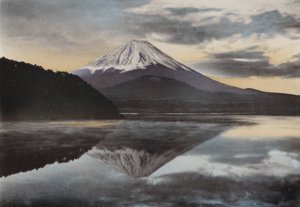 Japan, ca. 1912: Mount Fuji fra Lake Shoji (foto) af Photographer Japanese