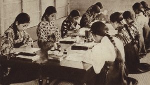 Japanske skolebørn i klassen (s/h-billede) af Photographer Japanese