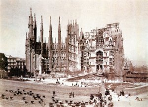 Udsigt over Sagrada Familia, Barcelona, ca. 1900 (s/h-foto) af Photographer Spanish