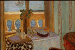 Interiør på balkonen / Lyst interiør / Kvinde nær et vindue / Vindue åbent til havet (Antibes) af Pierre Bonnard