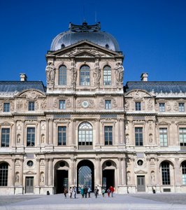 Arkitektur: udsigt over den firkantede gårdhave ved Louvre. Realiseret af Pierre Lescot (1515-1578)