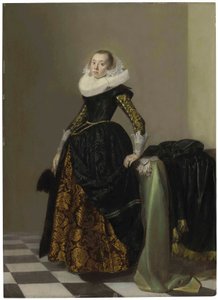 Portræt af en rigt klædt ung dame i fuld længde foran et draperet bord af Pieter Codde